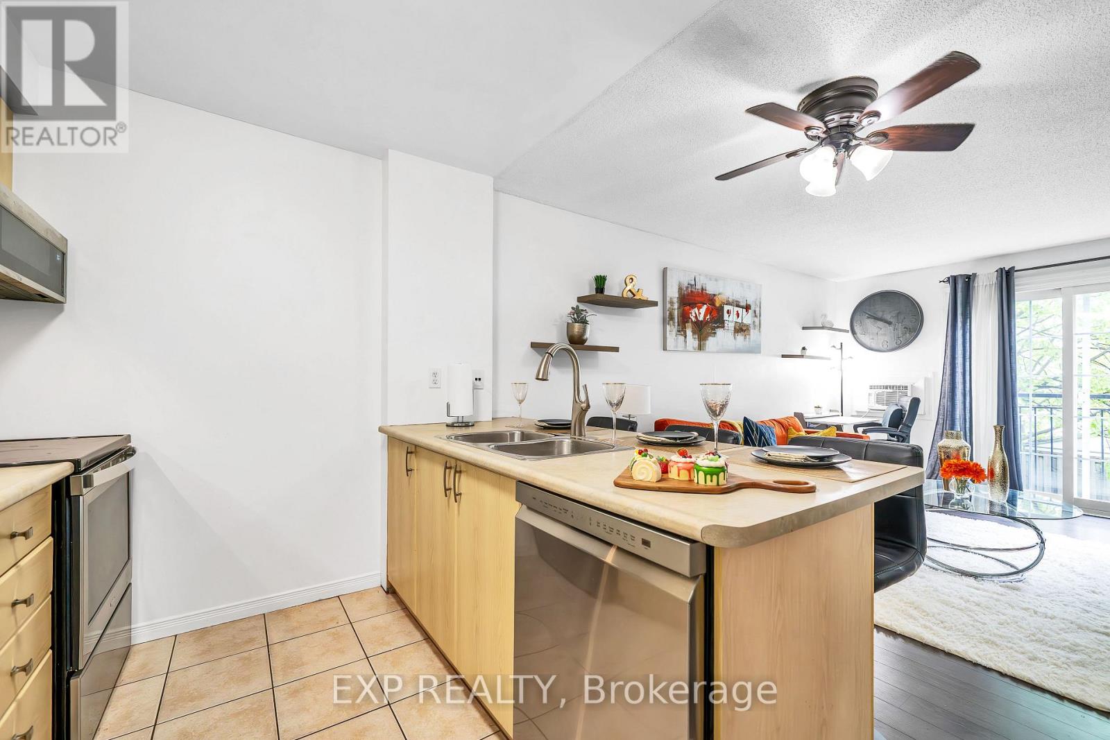 208 - 83 Aspen Springs Drive, Clarington, Ontario  L1C 5J7 - Photo 12 - E12287611