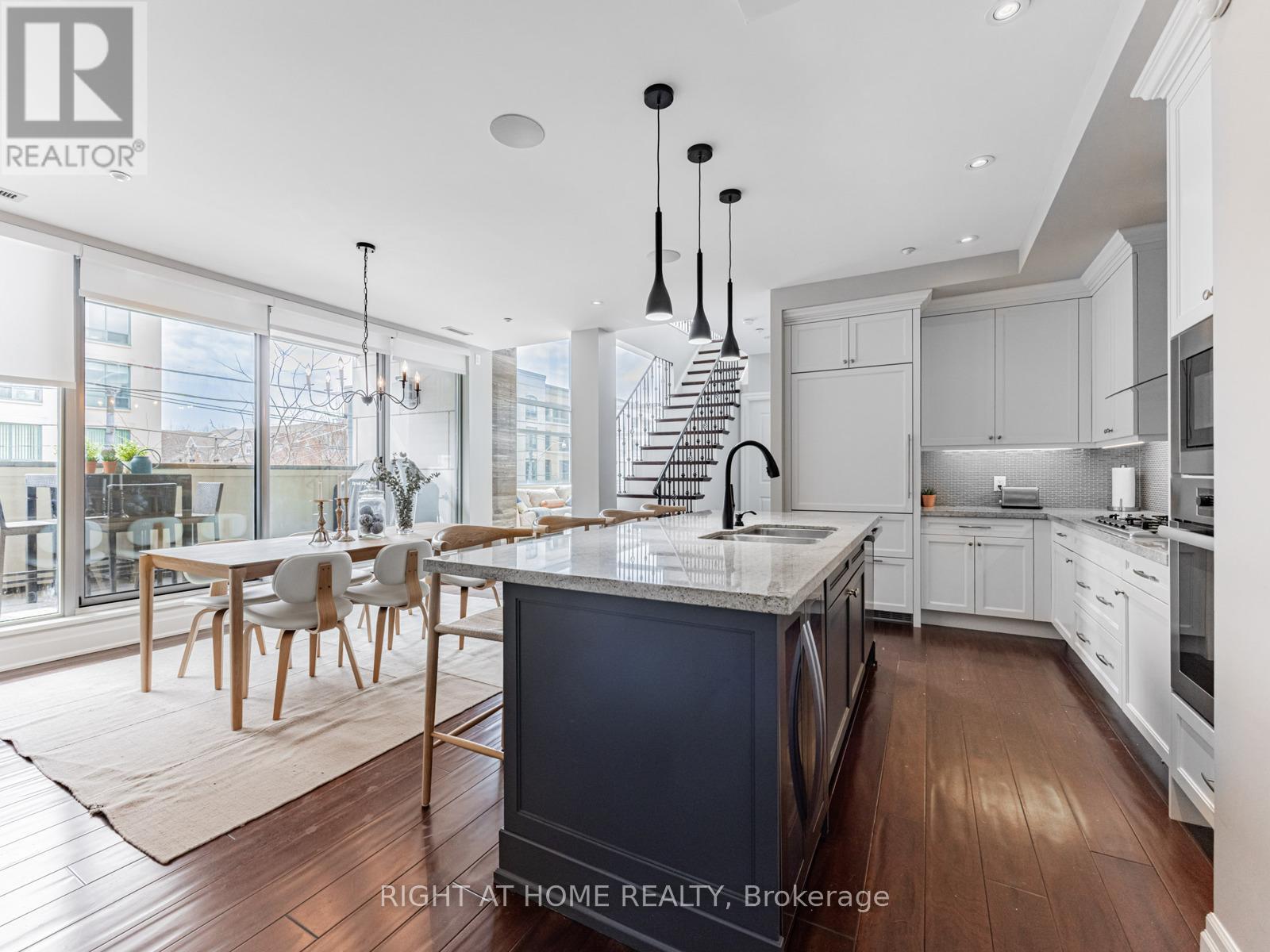 204 - 1 Rainsford Road, Toronto, Ontario  M4L 3N5 - Photo 3 - E12395903