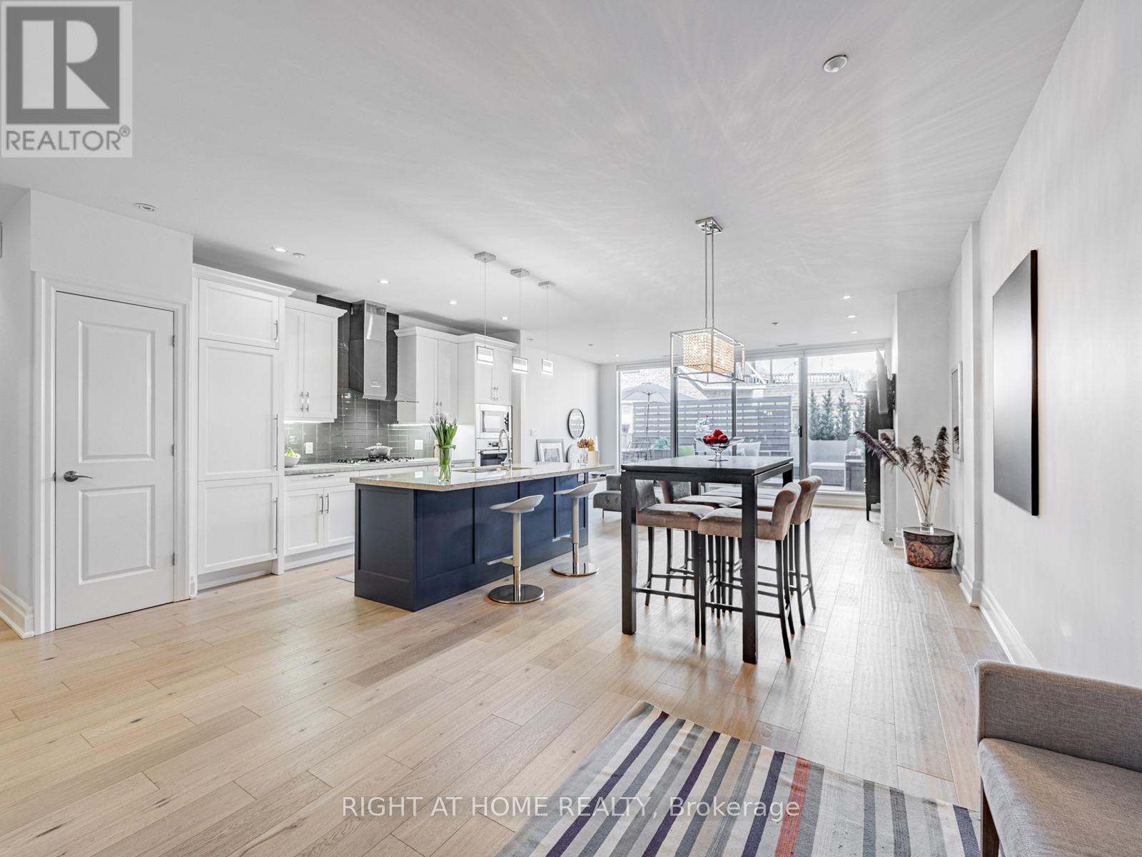 207 - 1 Rainsford Road, Toronto, Ontario  M4L 3N5 - Photo 2 - E12546006