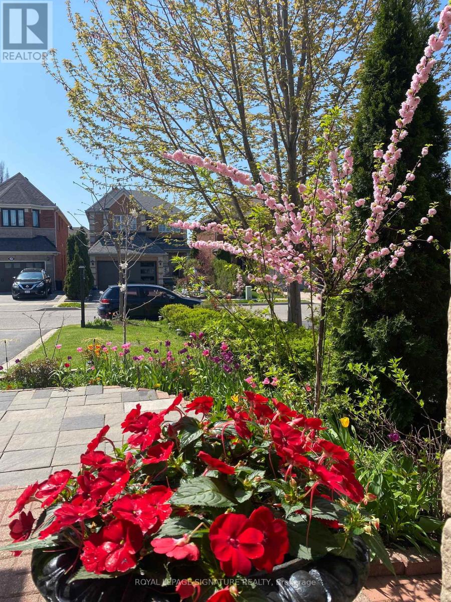 40 Tuscana Boulevard, Vaughan, Ontario  L4K 5J2 - Photo 4 - N12659710