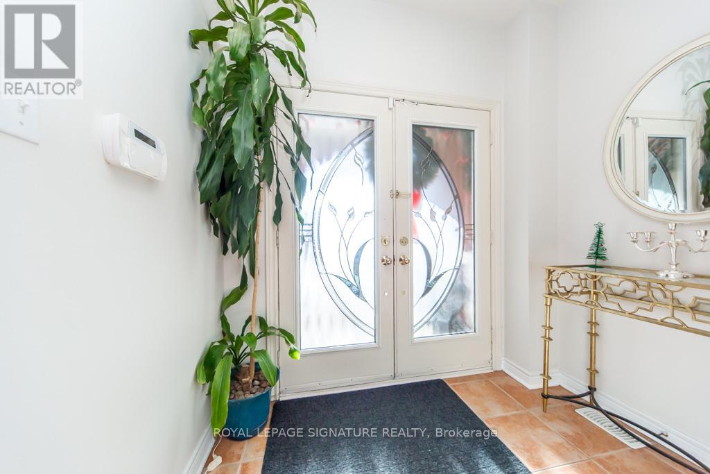 40 Tuscana Boulevard, Vaughan, Ontario  L4K 5J2 - Photo 5 - N12659710