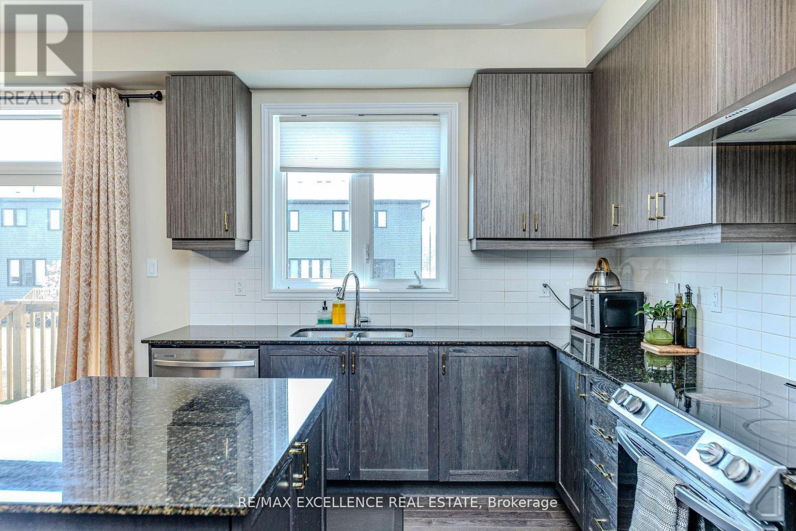 80 Berkely Street, Wasaga Beach, Ontario  L9Z 0K5 - Photo 12 - S12684178