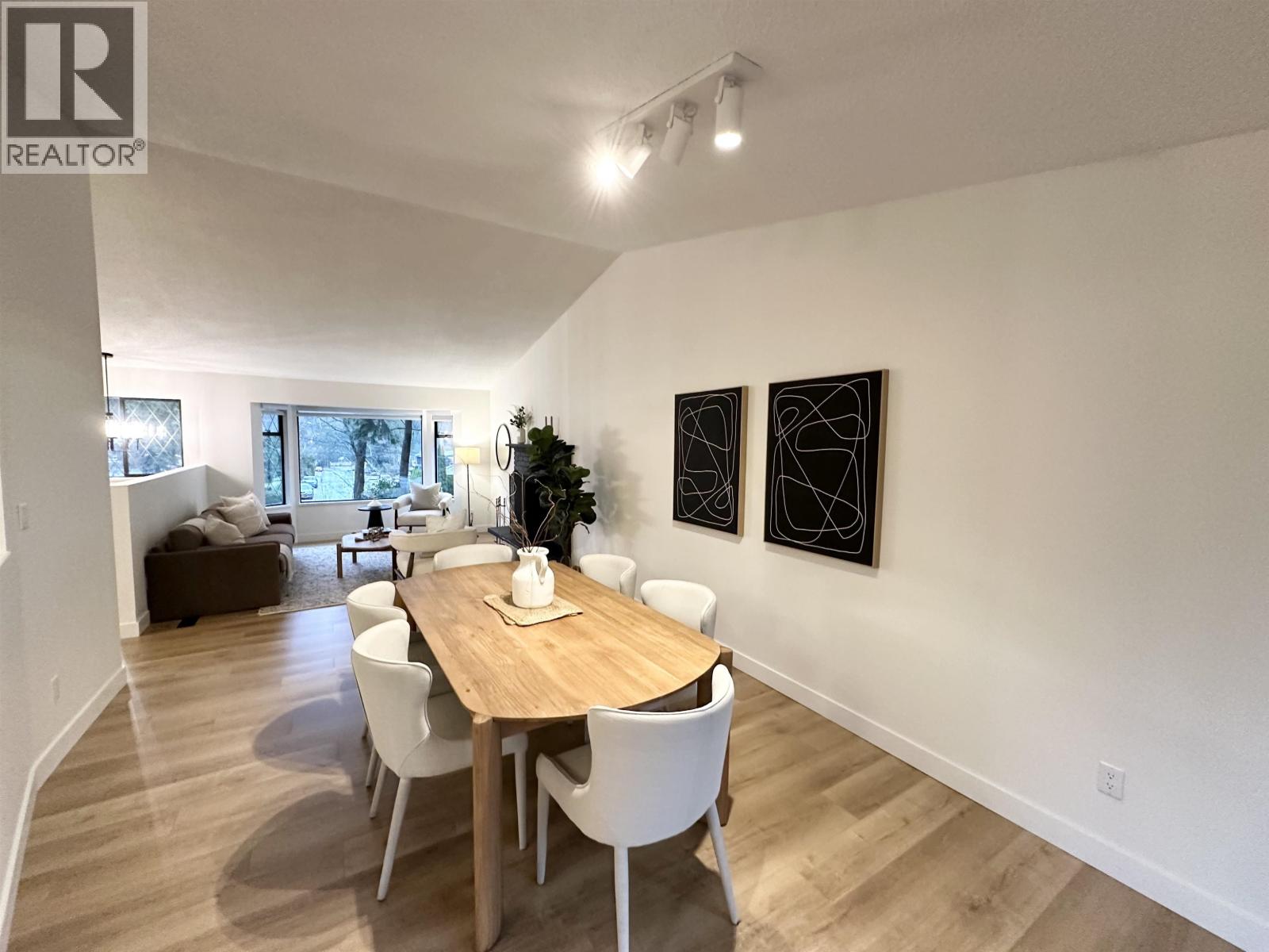 1777 Caledonia Avenue, North Vancouver, British Columbia  V7G 1T5 - Photo 5 - R3077220