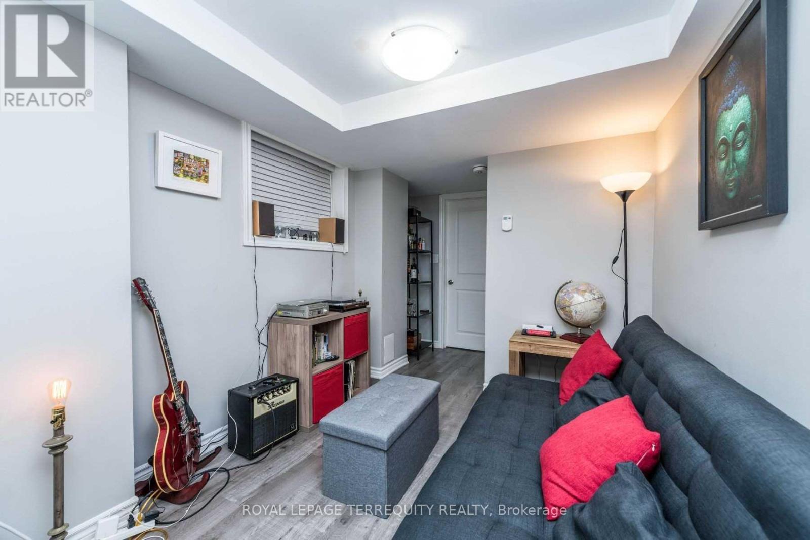 637 Lansdowne Avenue, Toronto, Ontario  M6H 3Y2 - Photo 13 - C12684246