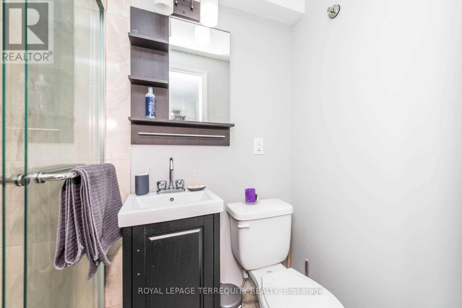 637 Lansdowne Avenue, Toronto, Ontario  M6H 3Y2 - Photo 17 - C12684246