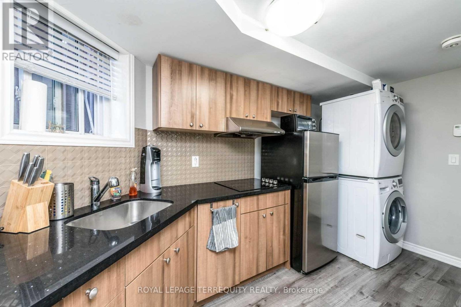 637 Lansdowne Avenue, Toronto, Ontario  M6H 3Y2 - Photo 22 - C12684246