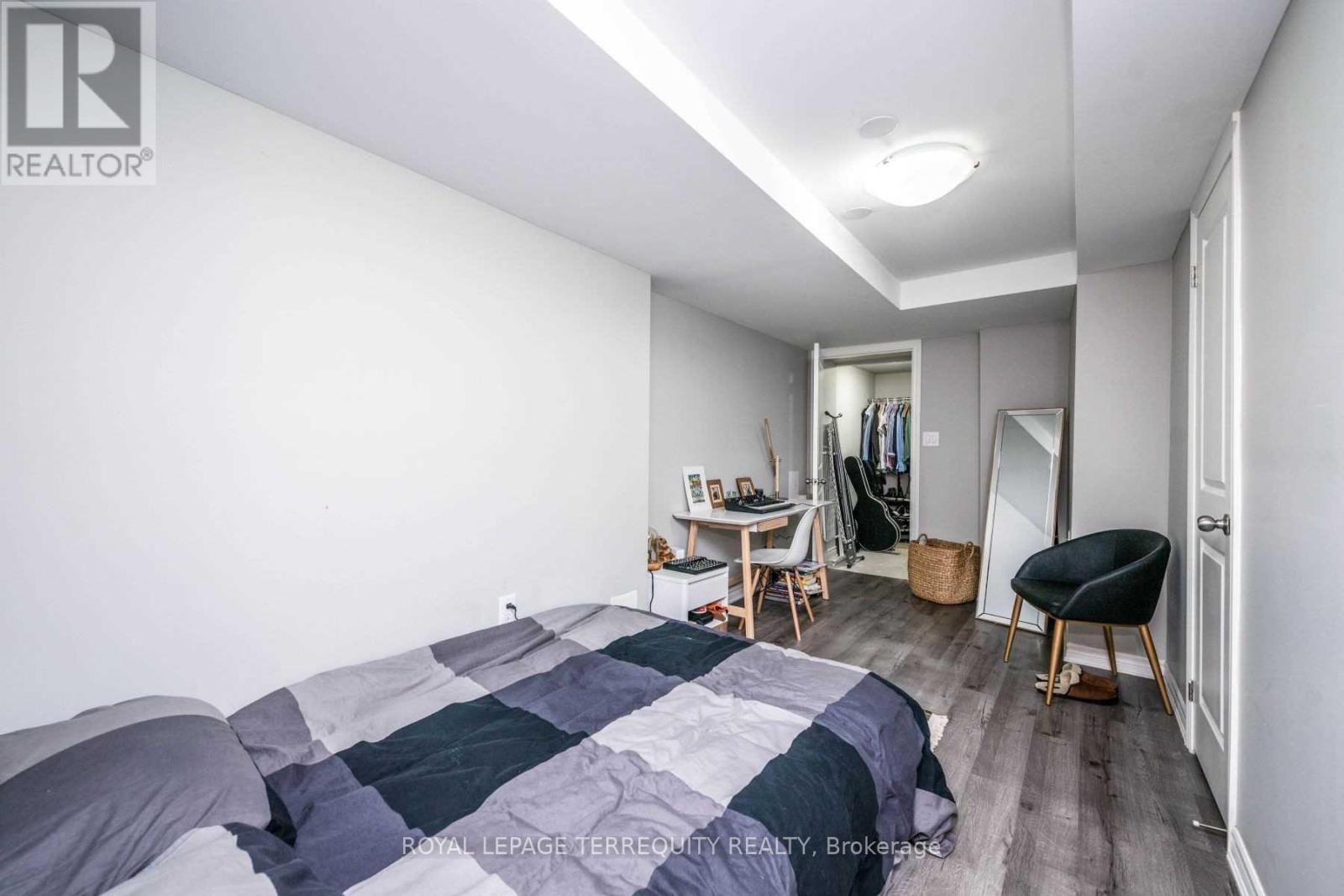 637 Lansdowne Avenue, Toronto, Ontario  M6H 3Y2 - Photo 25 - C12684246