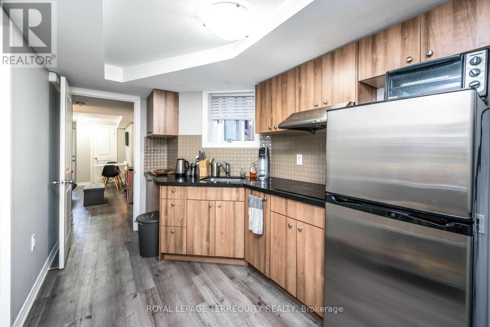 637 Lansdowne Avenue, Toronto, Ontario  M6H 3Y2 - Photo 28 - C12684246