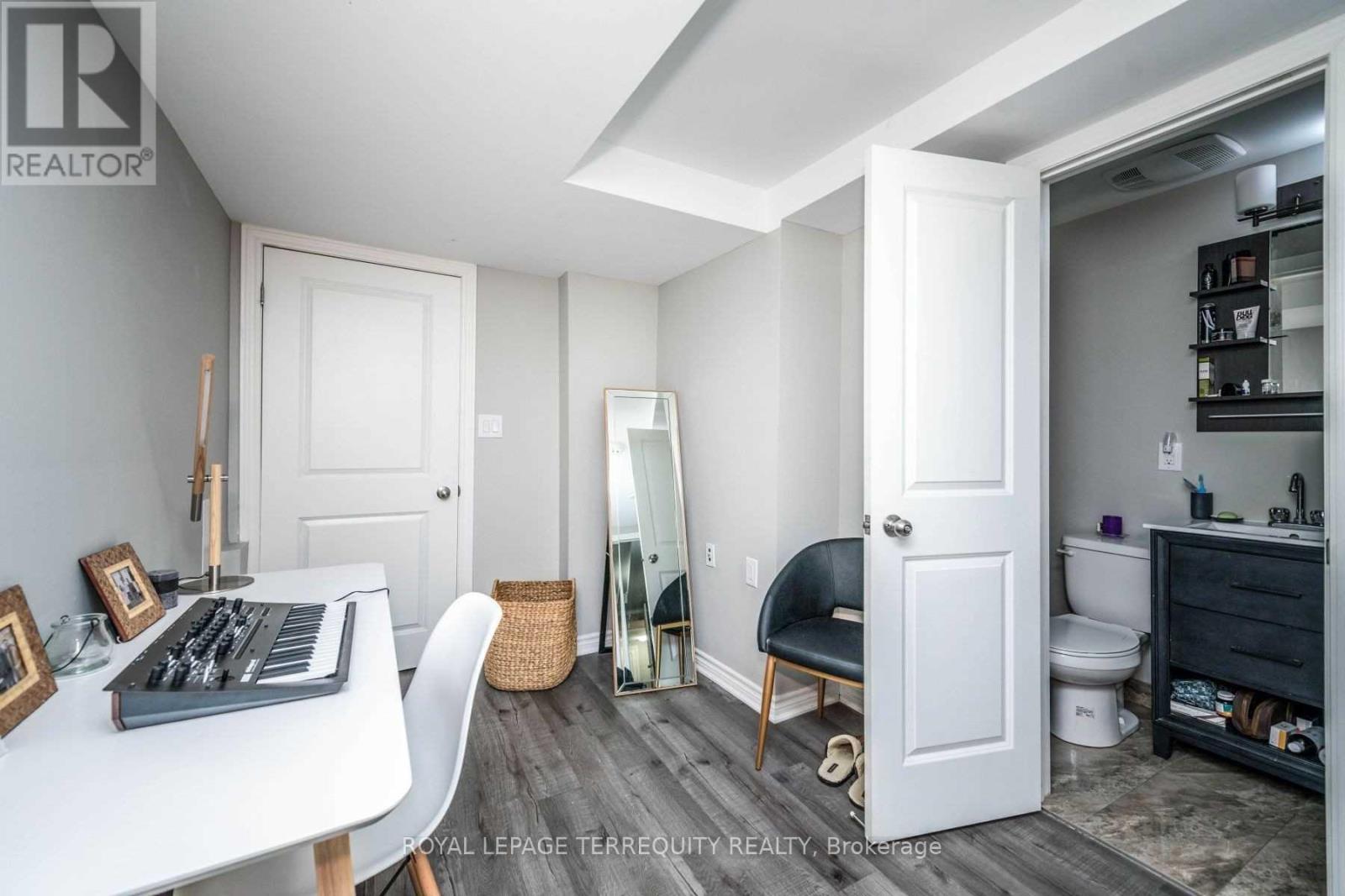 637 Lansdowne Avenue, Toronto, Ontario  M6H 3Y2 - Photo 29 - C12684246