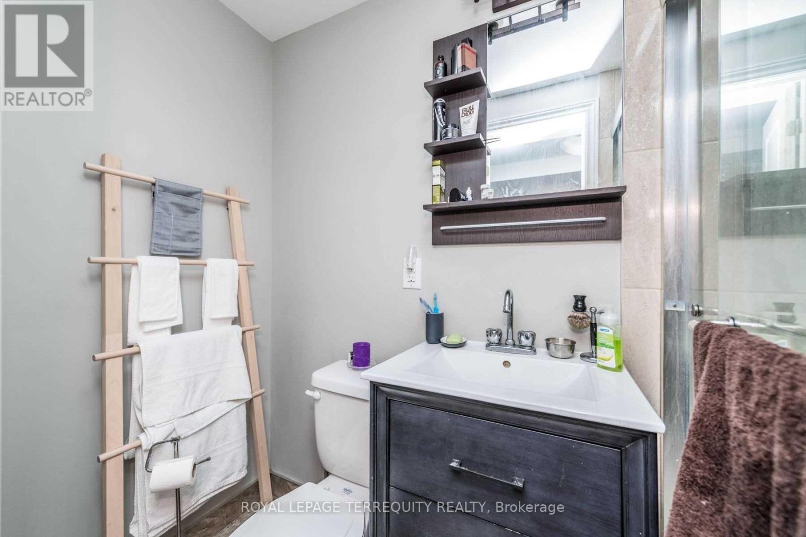 637 Lansdowne Avenue, Toronto, Ontario  M6H 3Y2 - Photo 31 - C12684246