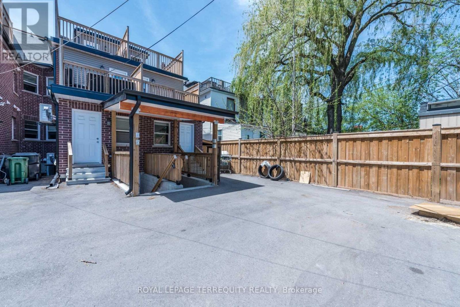 637 Lansdowne Avenue, Toronto, Ontario  M6H 3Y2 - Photo 36 - C12684246