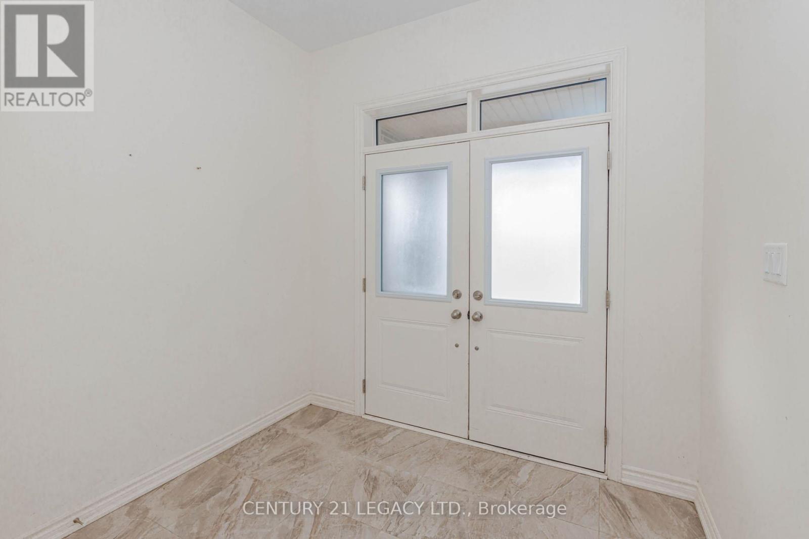 1271 Plymouth Drive, Oshawa, Ontario  L1L 0T9 - Photo 4 - E12684202