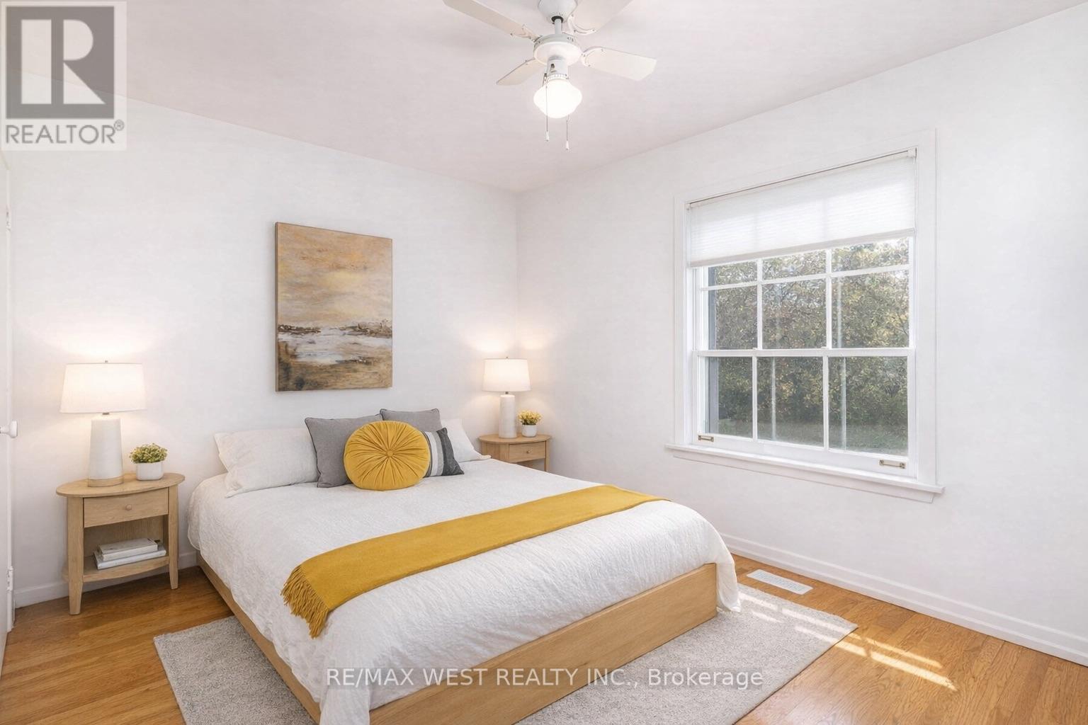 73 Ravensbourne Crescent, Toronto, Ontario  M9A 2B1 - Photo 7 - W12658806