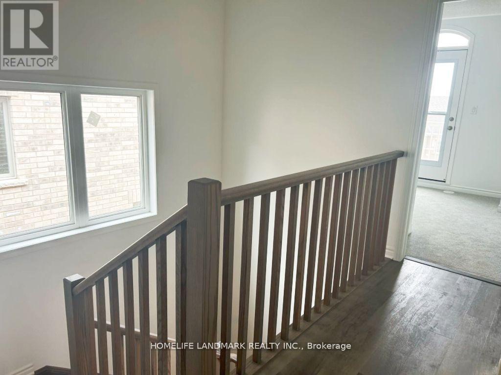 1833 Thames Circle, Milton, Ontario  L9E 2A4 - Photo 3 - W12684220