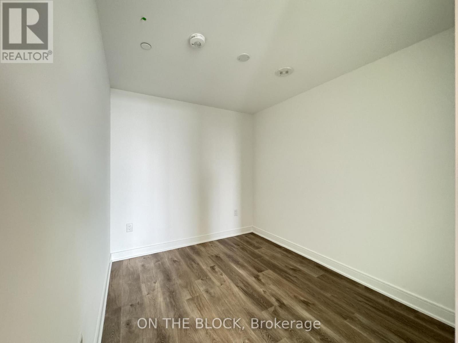 1110 - 86 Dundas Street E, Mississauga, Ontario  L5A 1W4 - Photo 7 - W12684224