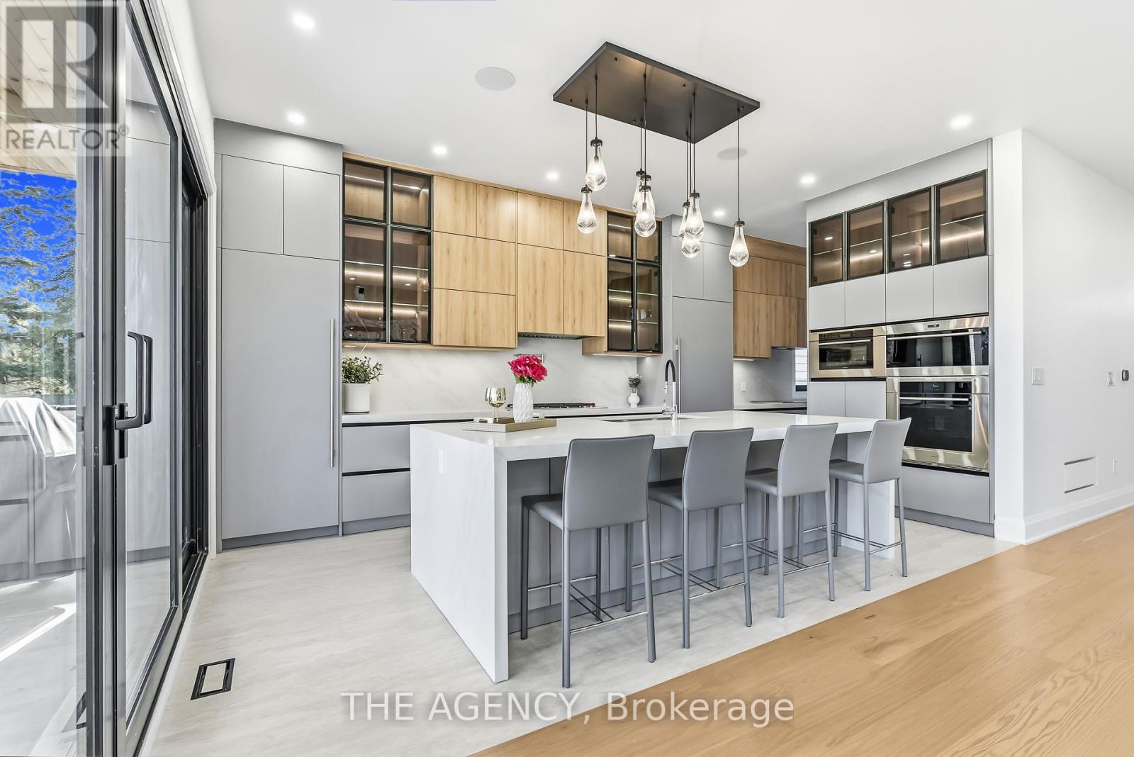 9 Earl Street, Mississauga, Ontario  L5M 1N6 - Photo 21 - W12684232