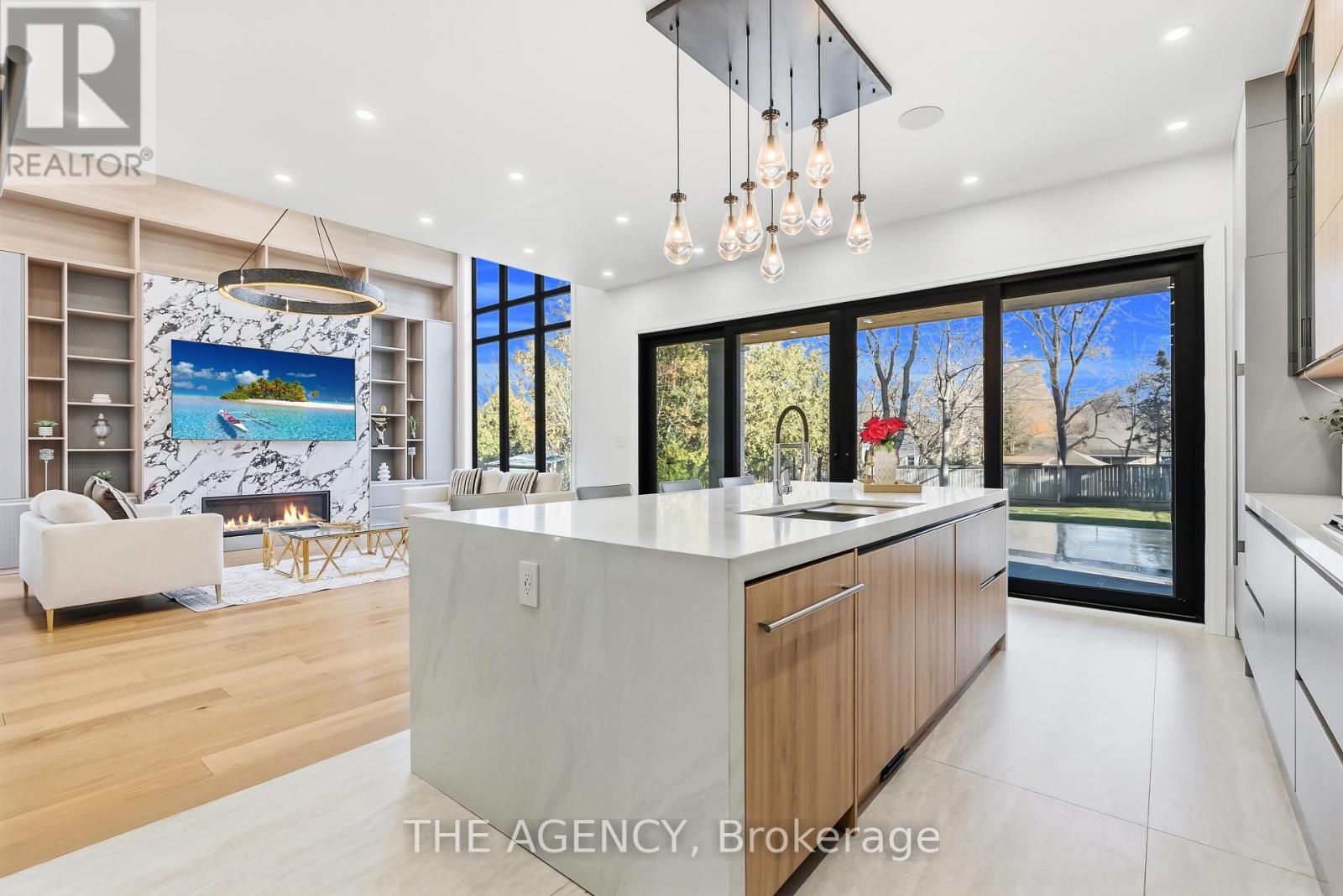 9 Earl Street, Mississauga, Ontario  L5M 1N6 - Photo 22 - W12684232