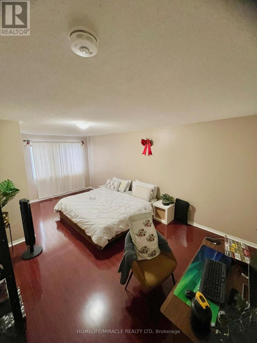 66 Echoridge Drive, Brampton, Ontario  L7A 3L7 - Photo 16 - W12684248