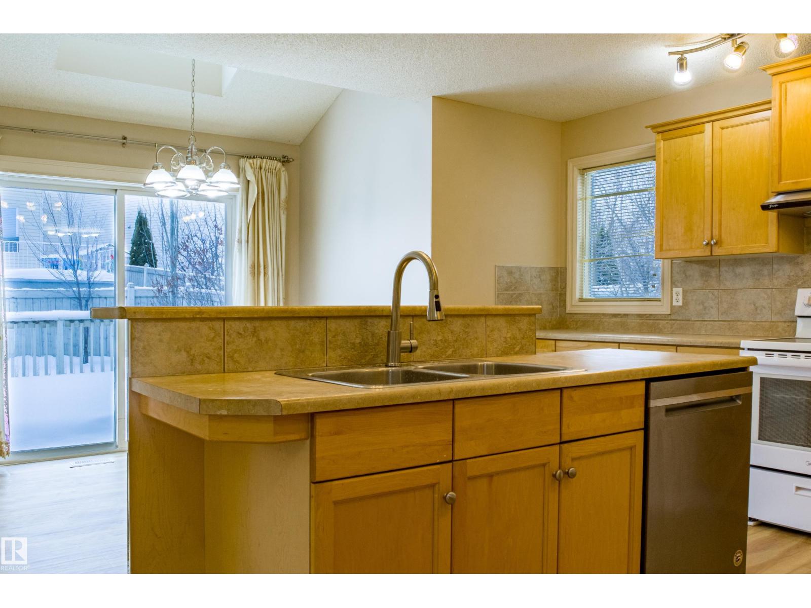 1253 Latta Cr Nw, Edmonton, Alberta  T6R 3P6 - Photo 11 - E4466375