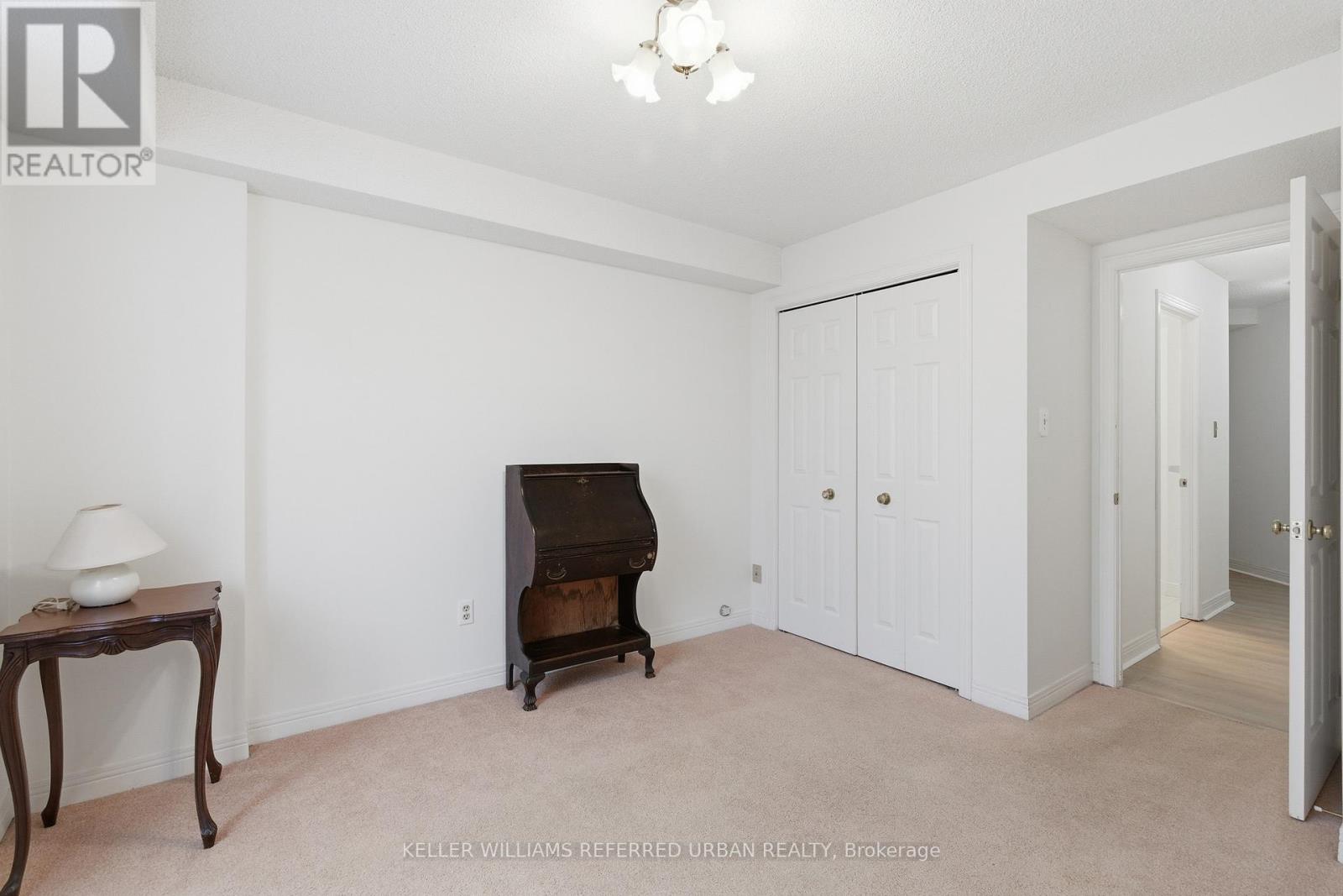 208 - 8 Village Green, Hamilton, Ontario  L8G 5B8 - Photo 11 - X12684234