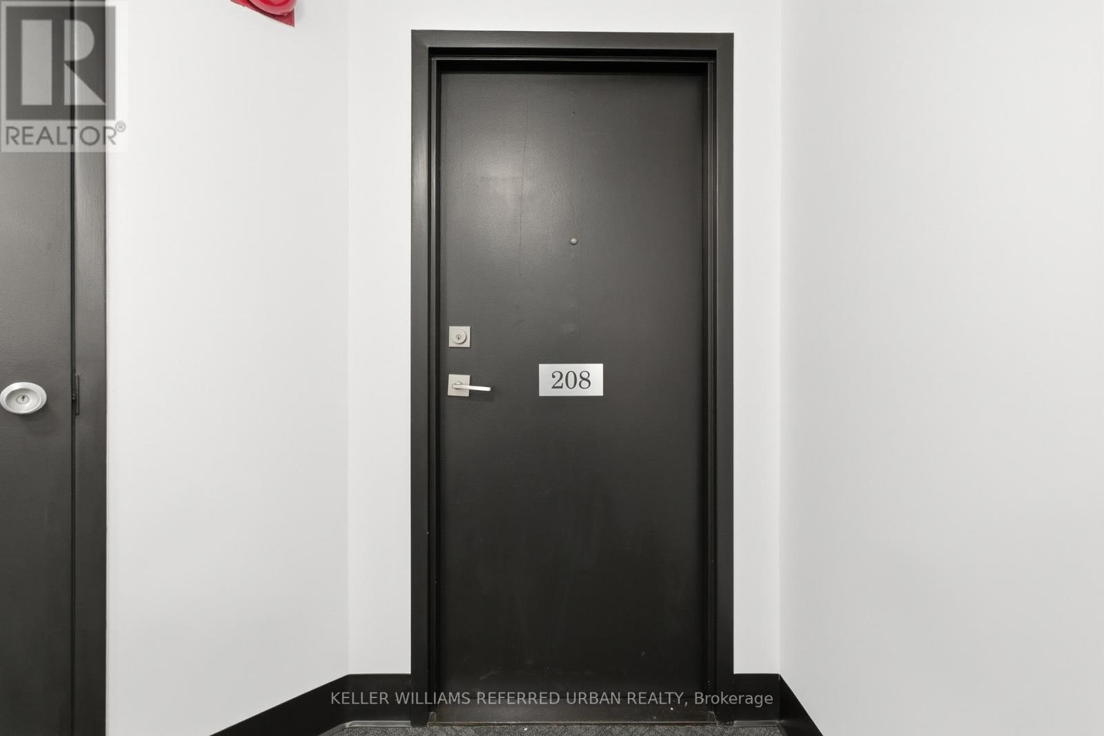 208 - 8 Village Green, Hamilton, Ontario  L8G 5B8 - Photo 4 - X12684234