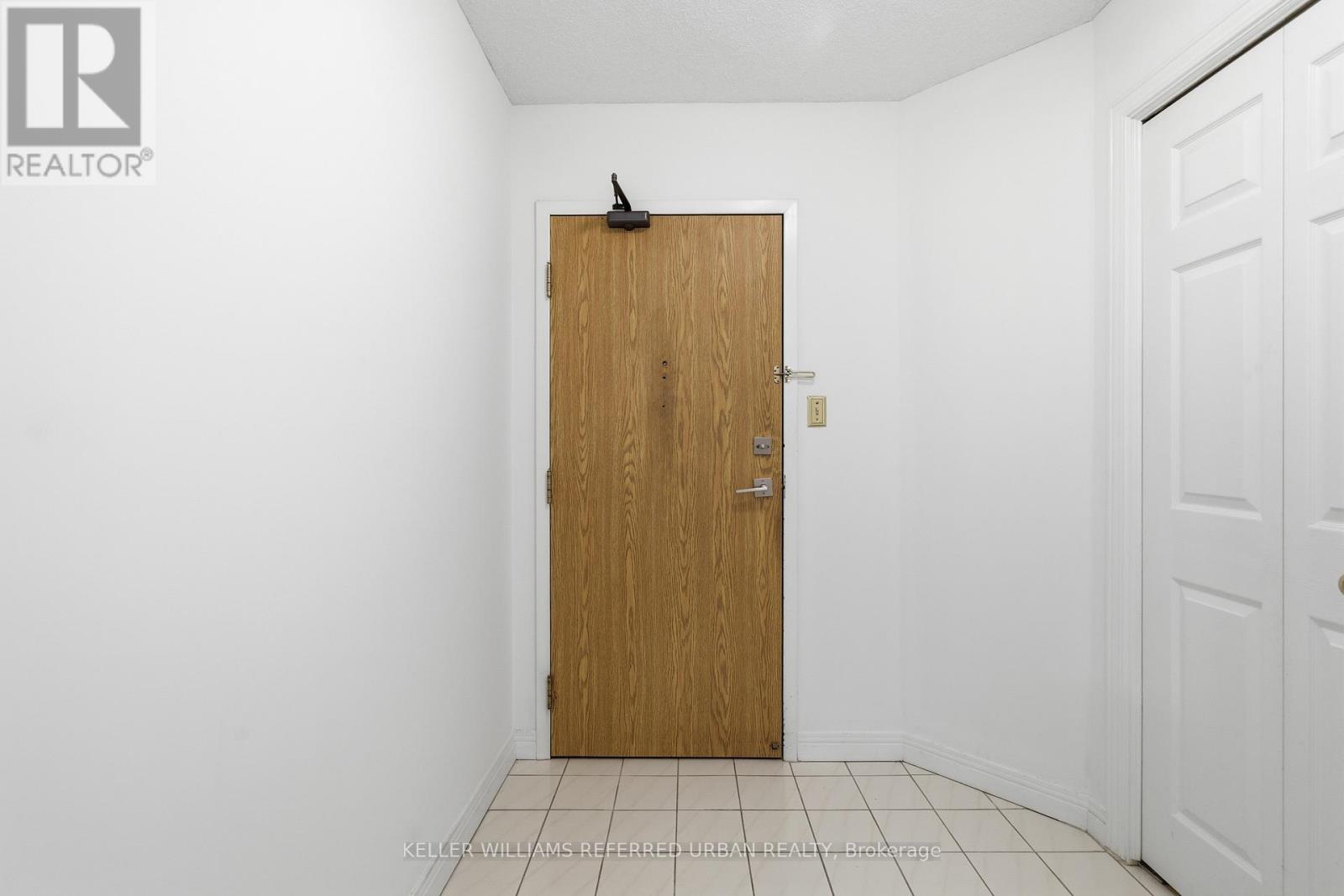 208 - 8 Village Green, Hamilton, Ontario  L8G 5B8 - Photo 5 - X12684234