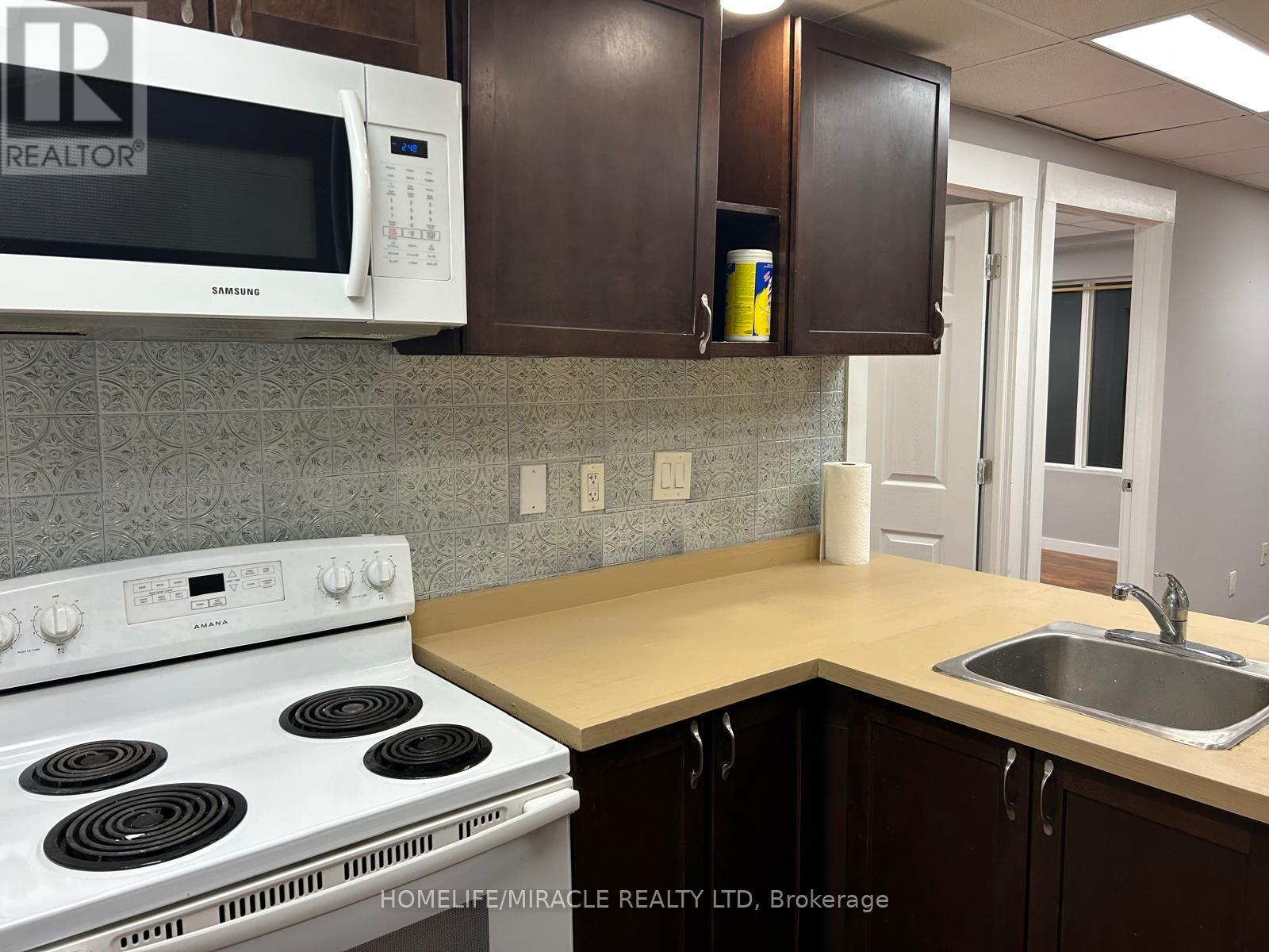 4 - 594 Barton Street E, Hamilton, Ontario  L8L 2Z7 - Photo 3 - X12684250