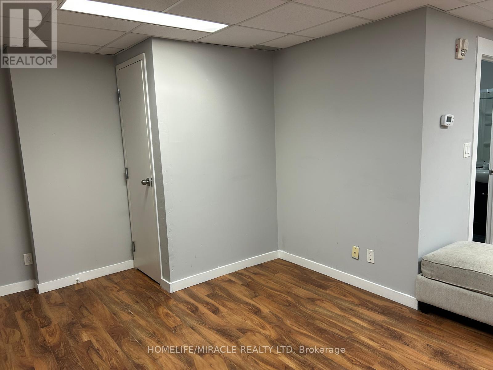 4 - 594 Barton Street E, Hamilton, Ontario  L8L 2Z7 - Photo 9 - X12684250