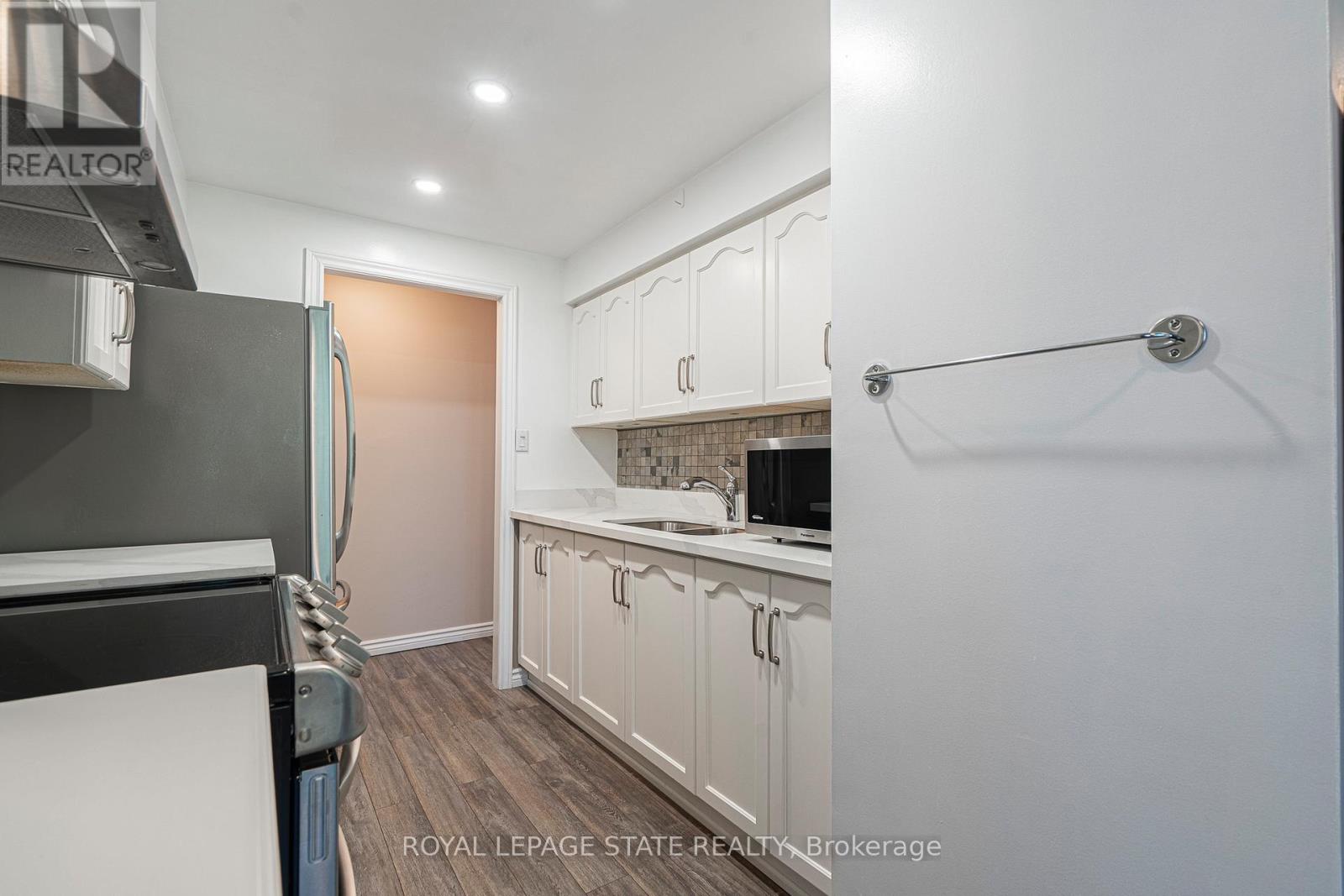 105 - 200 Limeridge Road W, Hamilton, Ontario  L9C 7M7 - Photo 17 - X12684252