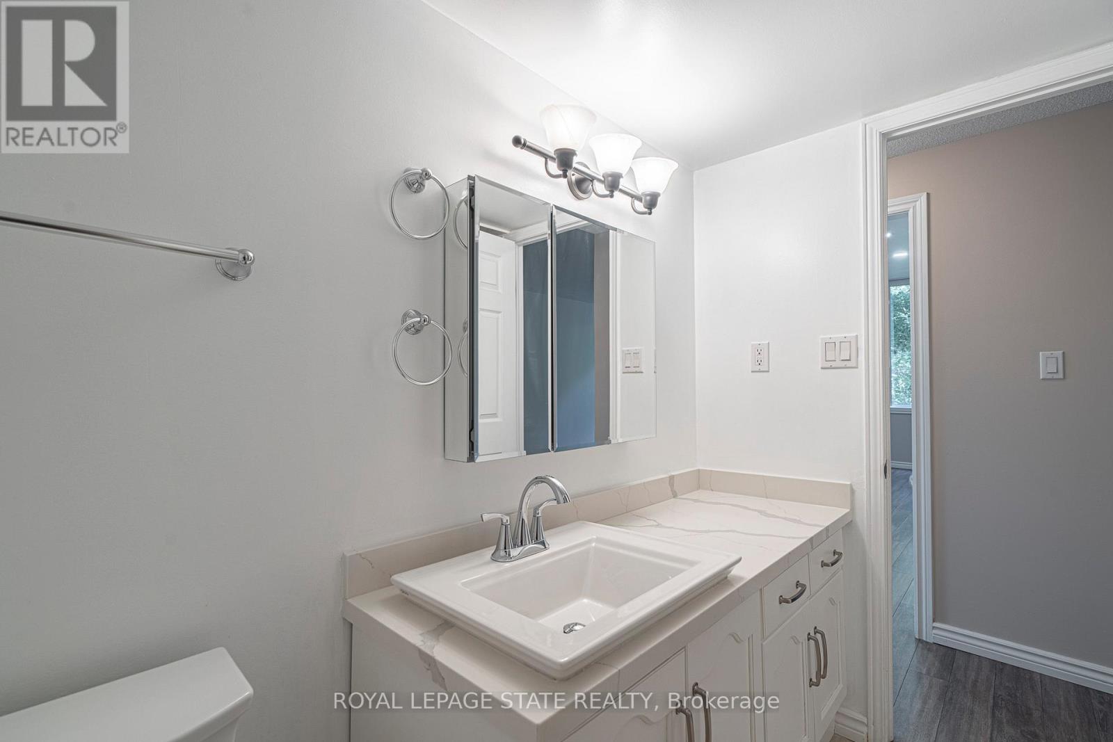 105 - 200 Limeridge Road W, Hamilton, Ontario  L9C 7M7 - Photo 22 - X12684252