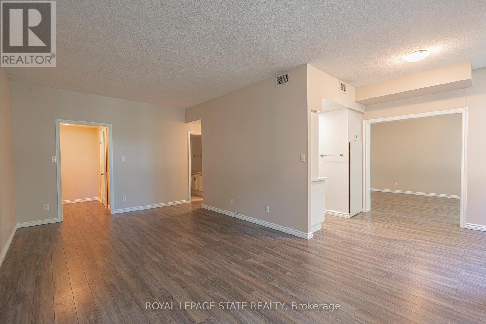 105 - 200 Limeridge Road W, Hamilton, Ontario  L9C 7M7 - Photo 28 - X12684252