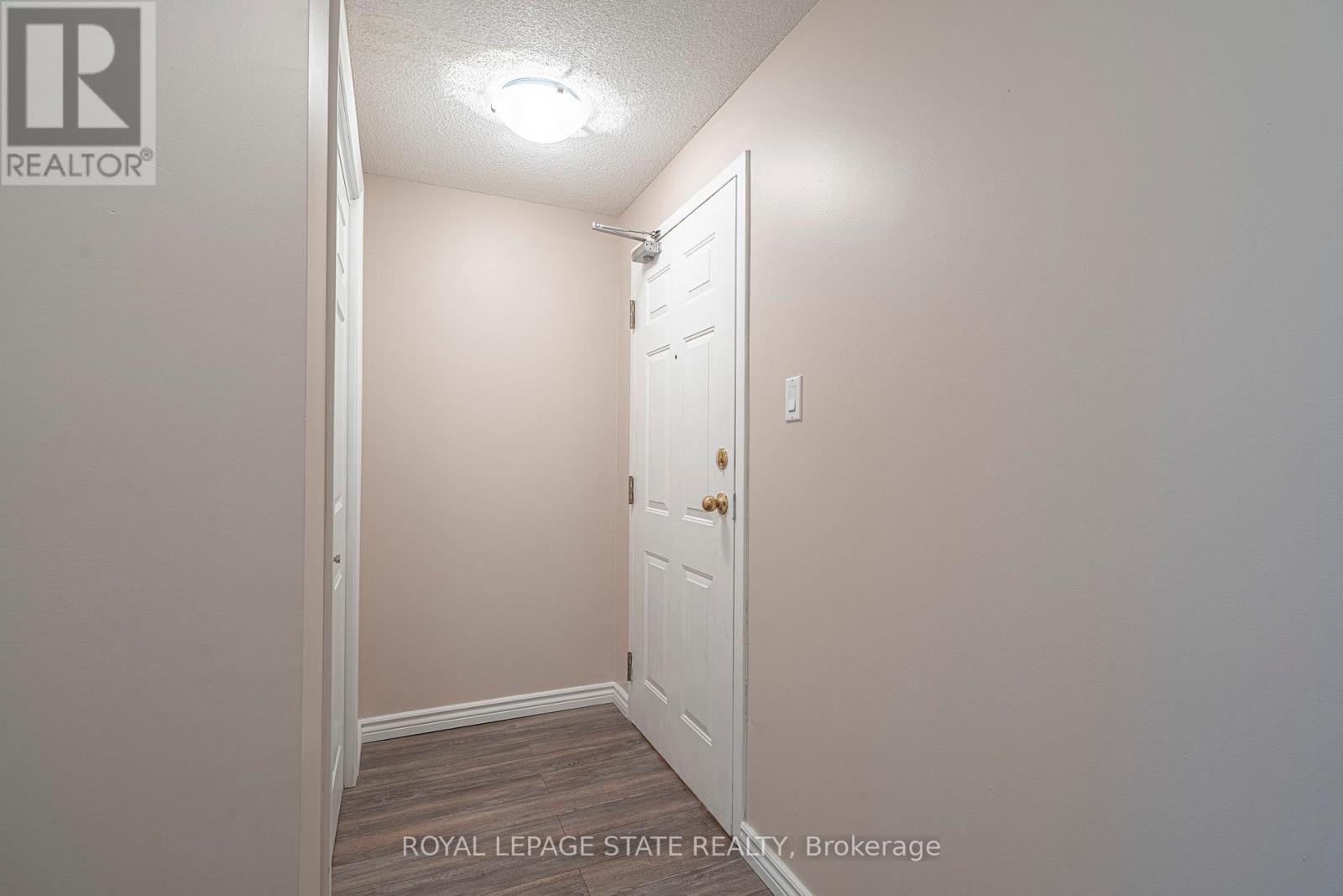 105 - 200 Limeridge Road W, Hamilton, Ontario  L9C 7M7 - Photo 5 - X12684252