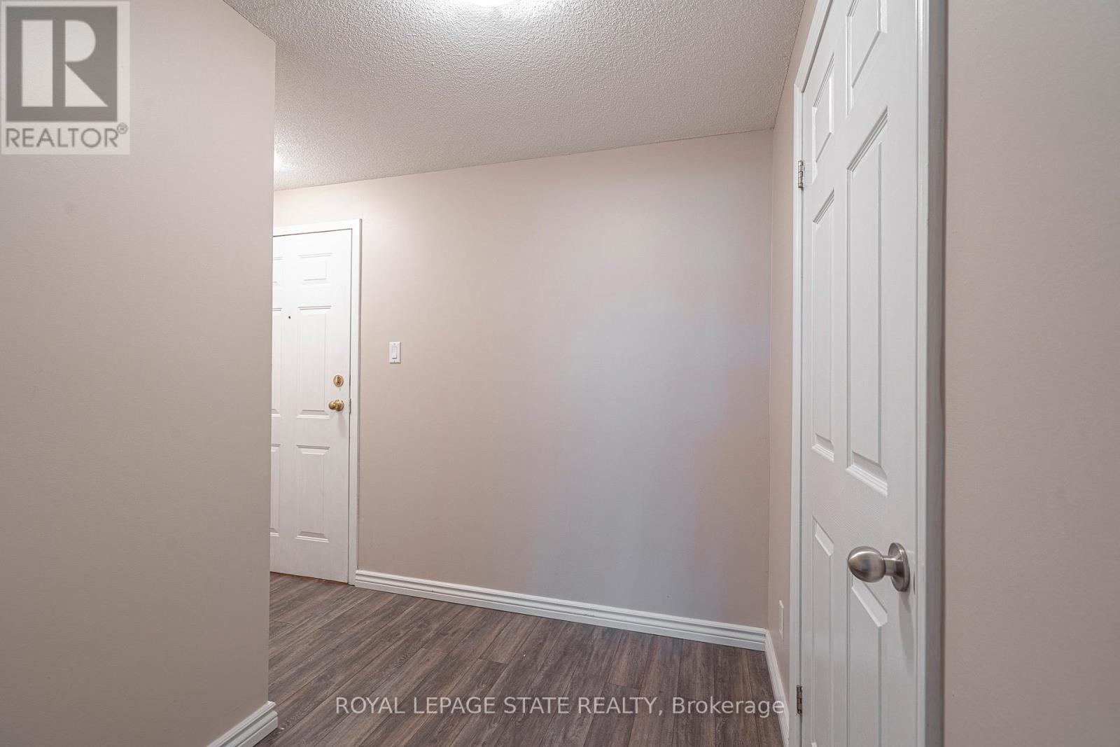 105 - 200 Limeridge Road W, Hamilton, Ontario  L9C 7M7 - Photo 6 - X12684252