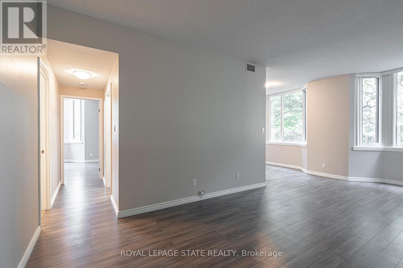 105 - 200 Limeridge Road W, Hamilton, Ontario  L9C 7M7 - Photo 8 - X12684252