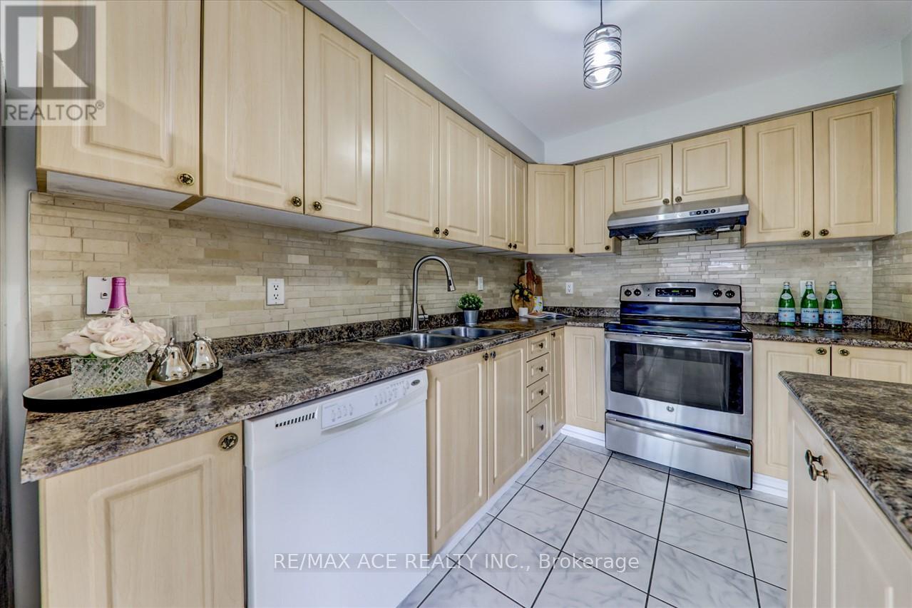 111 Laird Drive, Markham, Ontario  L3S 3N6 - Photo 11 - N12684266