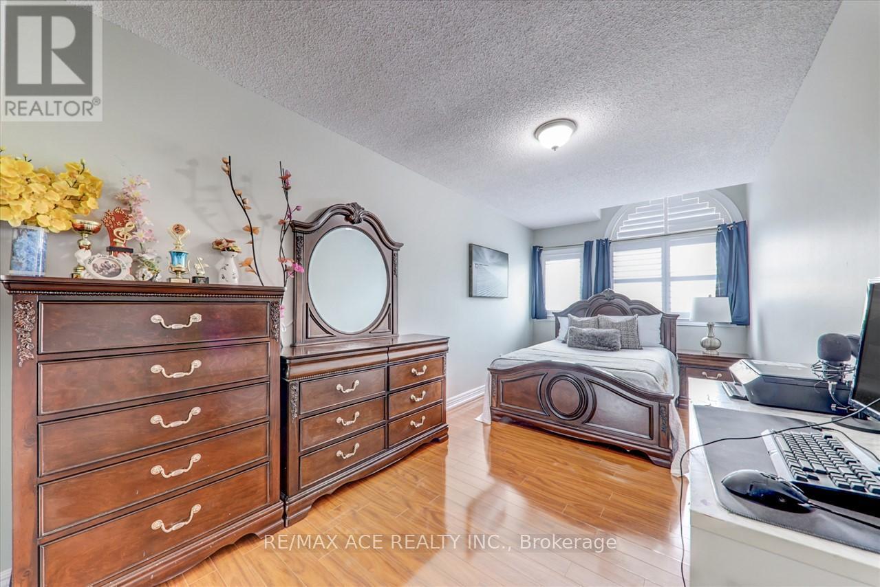 111 Laird Drive, Markham, Ontario  L3S 3N6 - Photo 22 - N12684266