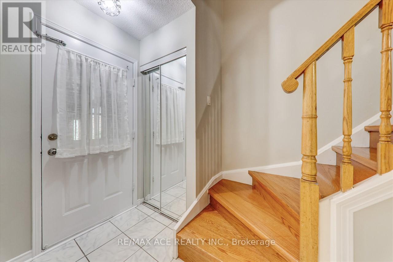 111 Laird Drive, Markham, Ontario  L3S 3N6 - Photo 5 - N12684266