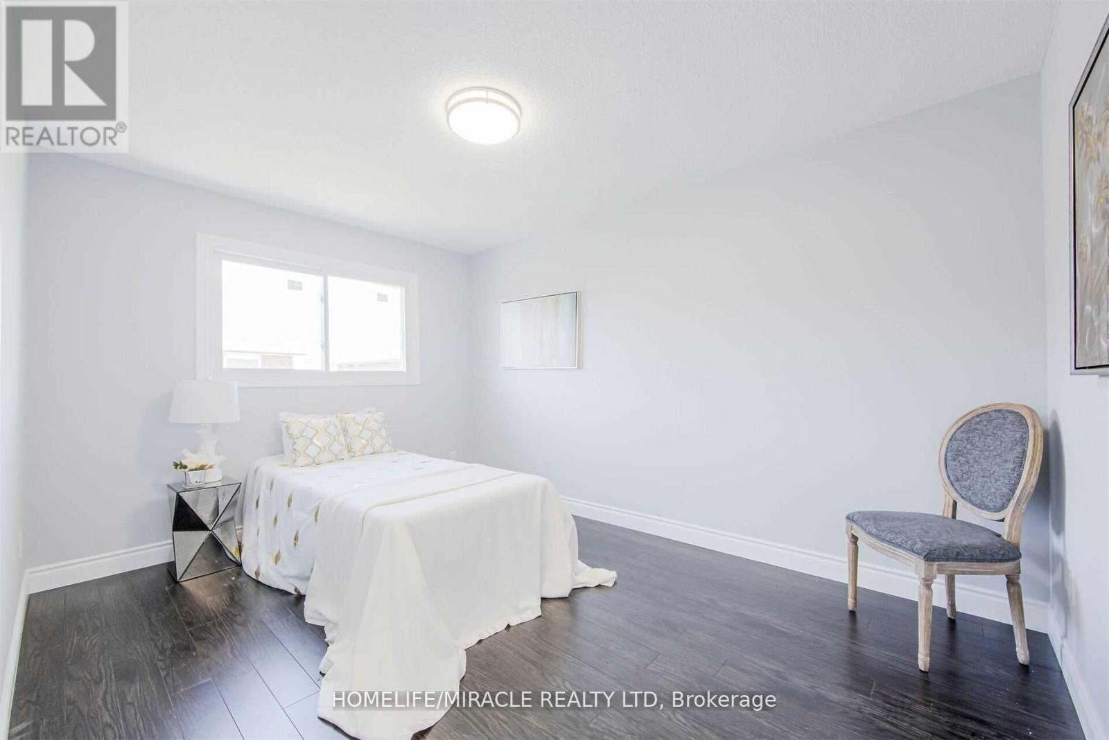 4000 Key Court, Mississauga, Ontario  L4T 4A5 - Photo 10 - W12684260