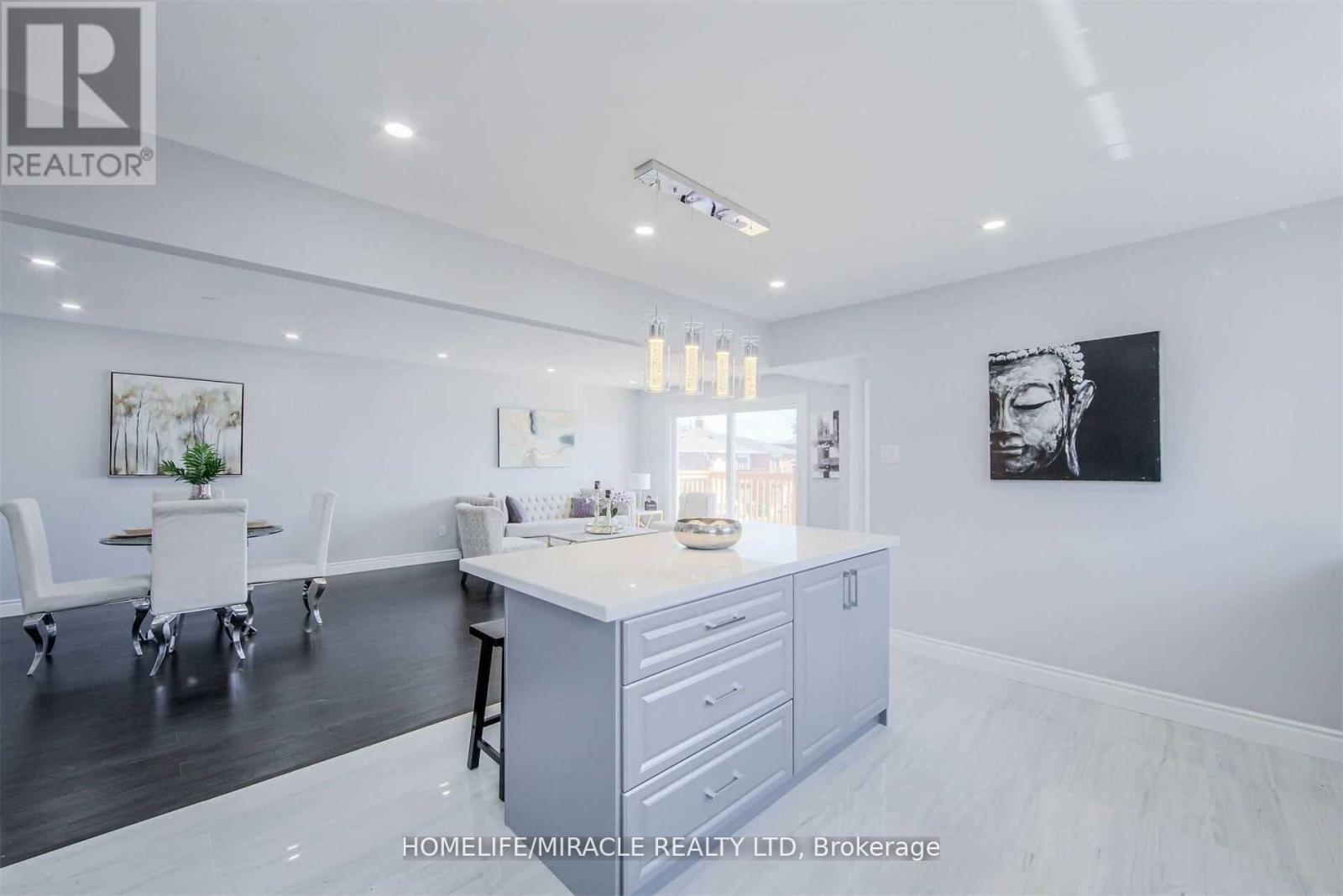 4000 Key Court, Mississauga, Ontario  L4T 4A5 - Photo 6 - W12684260