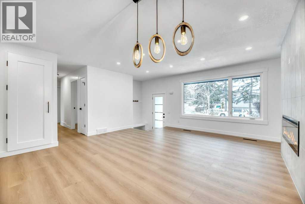 32 Allandale Close Se, Calgary, Alberta  T2H 1V9 - Photo 11 - A2274703