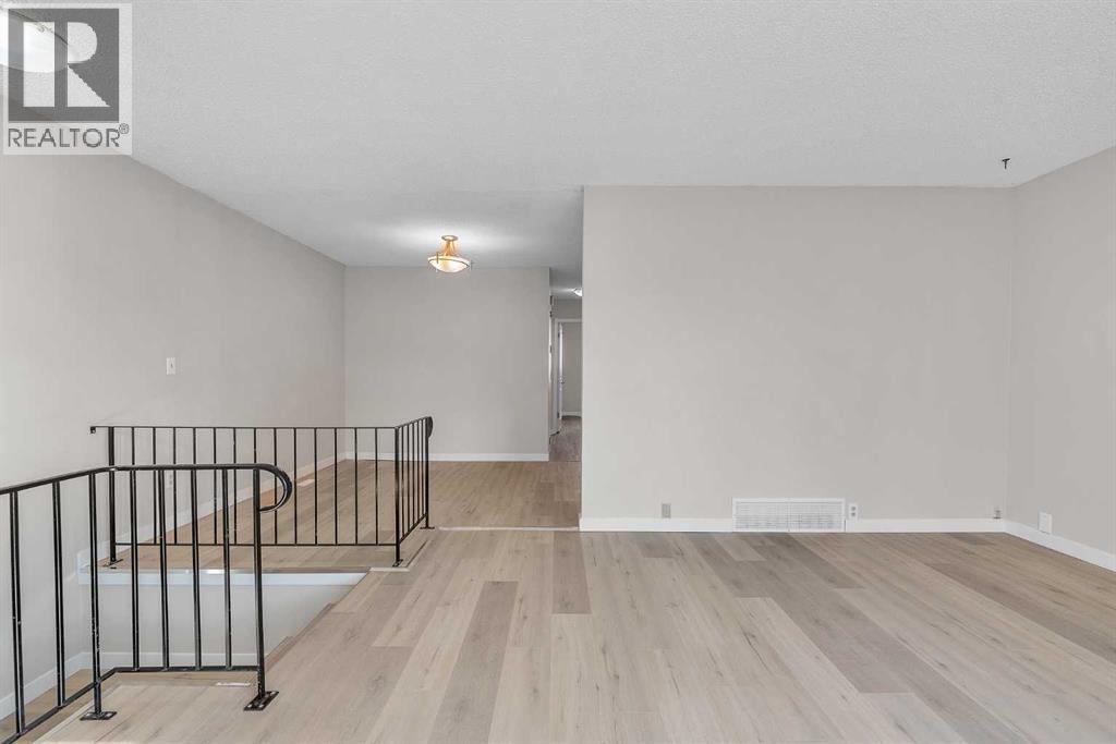 7840 21a Street Se, Calgary, Alberta  T2C 1Z2 - Photo 4 - A2266015