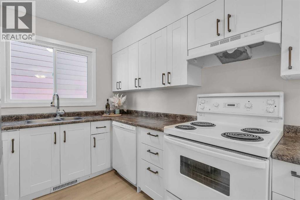 7840 21a Street Se, Calgary, Alberta  T2C 1Z2 - Photo 11 - A2266015