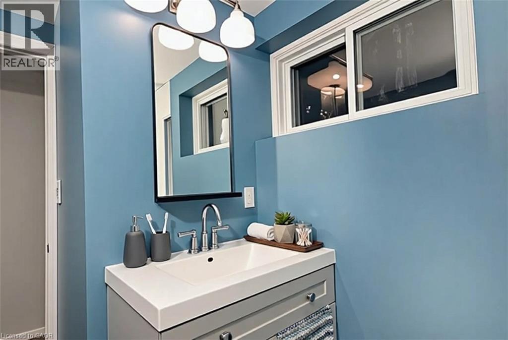 6 Ridley Avenue, Welland, Ontario L3B 4G1 - Photo 9 - 40797608