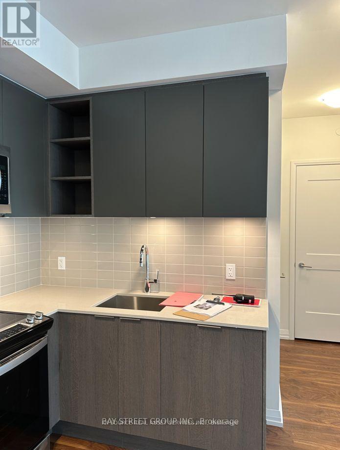 1520 - 50 Dunfield Avenue, Toronto, Ontario  M4S 0E4 - Photo 3 - C12684278