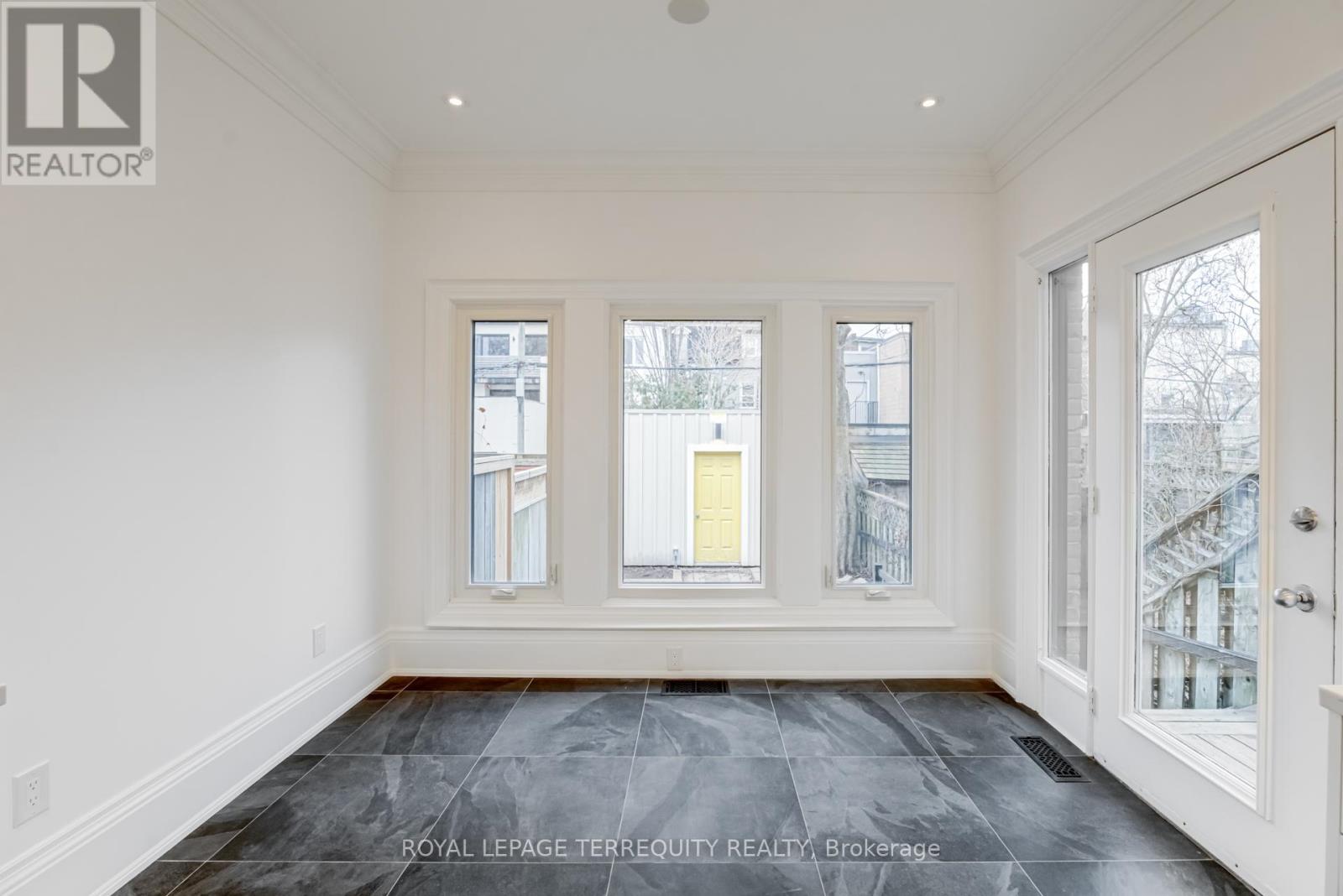 5 Aberdeen Avenue, Toronto, Ontario  M4X 1A1 - Photo 11 - C12684286