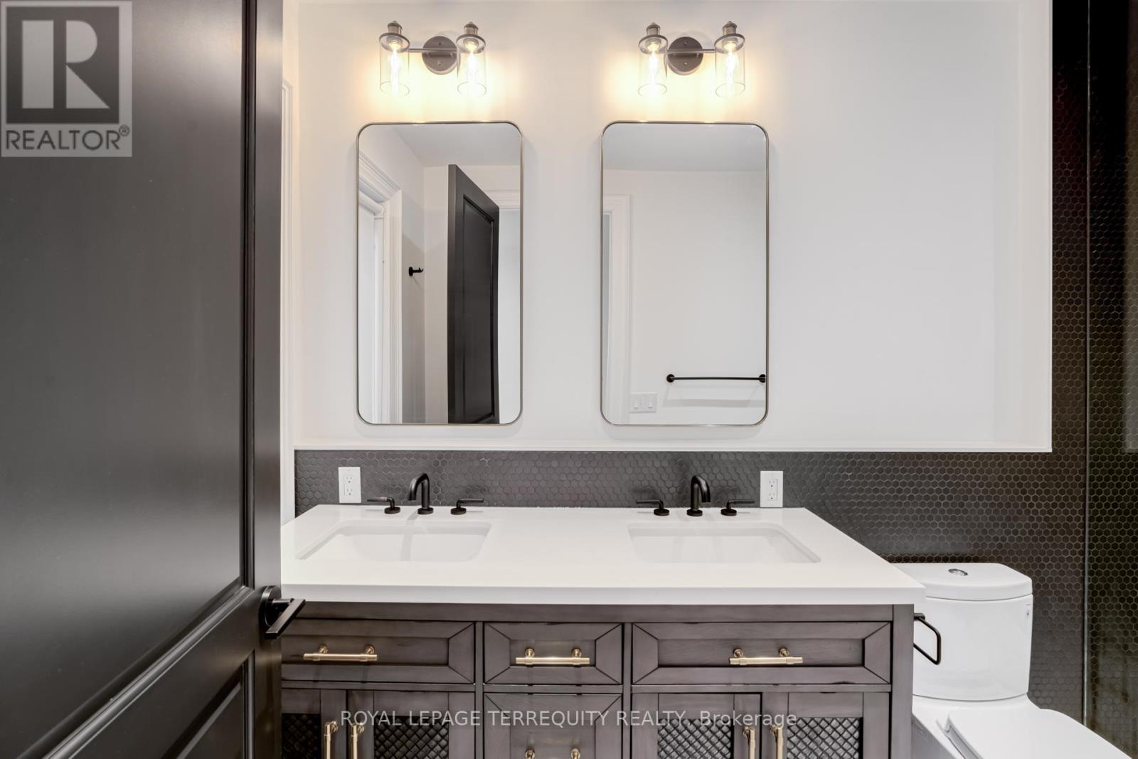 5 Aberdeen Avenue, Toronto, Ontario  M4X 1A1 - Photo 26 - C12684286