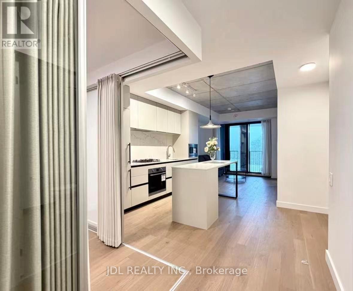 402 - 1720 Bayview Avenue, Toronto, Ontario  M4G 0E5 - Photo 2 - C12684288