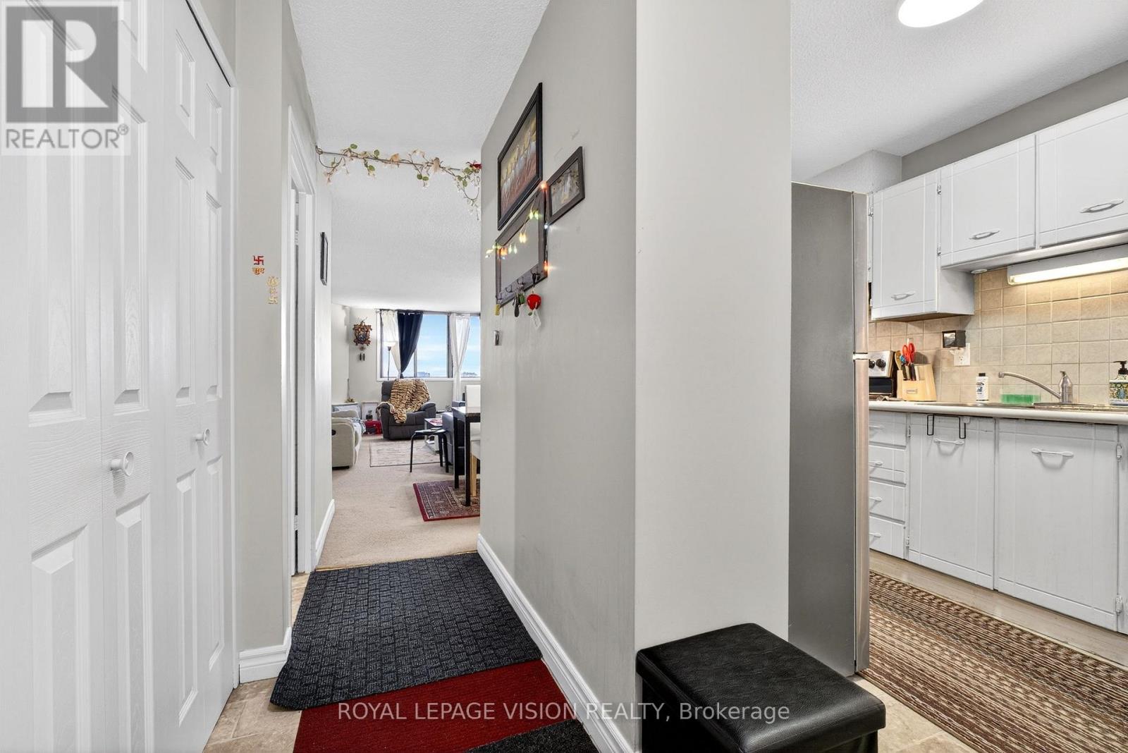 1002 - 81 Millside Drive, Milton, Ontario  L9T 3X4 - Photo 8 - W12684282