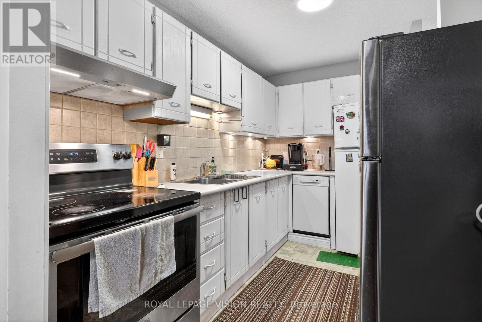 1002 - 81 Millside Drive, Milton, Ontario  L9T 3X4 - Photo 9 - W12684282