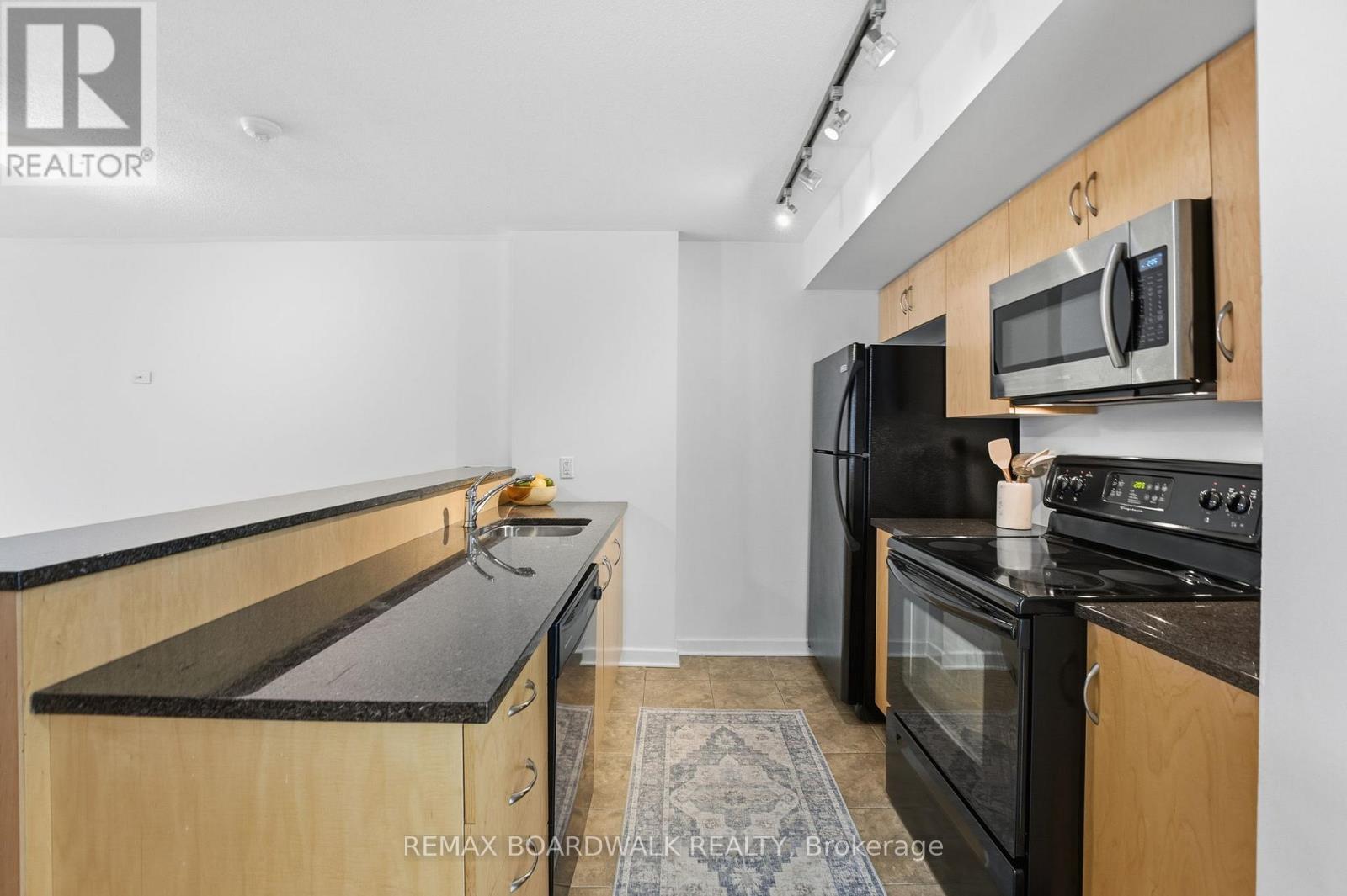 908 - 138 Somerset Street W, Ottawa, Ontario  K2P 0A3 - Photo 13 - X12684300